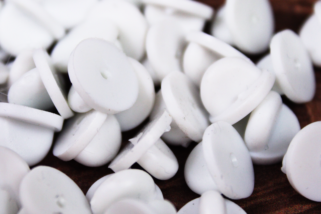 White Round Rubber Pin Backing
